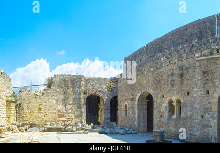 Der Blick auf zerstörten Innenhof der St. Nikolaus-Kirche in Myra, Türkei Stockfoto