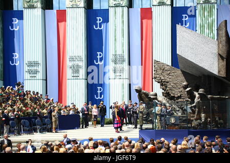 Warschau, Polen. 6. Juli 2017. US-Präsident Donald J. Trump richtet Antrittsrede an Publikum bei seinem ersten Europa-Besuch. Begleitet wird er von First Lady Melania Trump und seine Sekretärin Ivanka Trump Jared Kushner. Der US-Präsident verbindet die drei Meere Gipfel in Warschau vor der Überschrift des G20-Gipfels (Deutschland). Bildnachweis: Jakob Ratz/Pacific Press/Alamy Live-Nachrichten Stockfoto