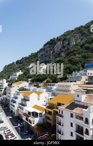 Ein Blick auf Gibraltar von der Seilbahn entfernt Stockfoto
