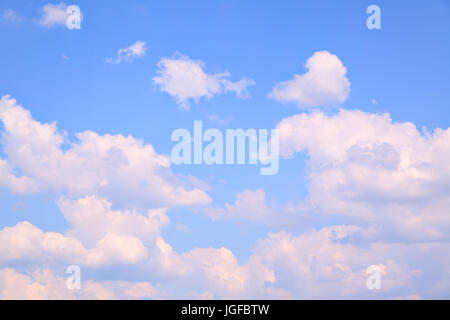 Himmel und Wolken Hintergrund Stockfoto
