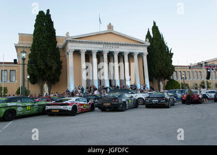 Athen, Griechenland. 6. Juli 2017. Die vorletzte Station der Rallye 2017 sah des Fahrers die ikonische Zappeion als ihren Veranstaltungsraum im Herzen der Stadt Athen zu genießen. Am nächsten Tag fahren sie für ihren endgültigen Bestimmungsort von Mykonos. Bildnachweis: Dimitrios Sotiriou/Pacific Press/Alamy Live-Nachrichten Stockfoto