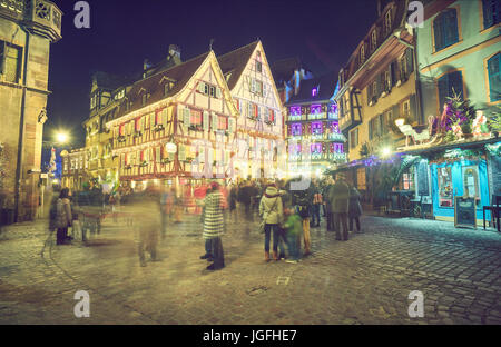 Weihnachtsmarkt in der Innenstadt. Colmar.  Haut-Rhin. Das Elsass. Frankreich. Stockfoto