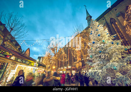 Weihnachtsmarkt in der Innenstadt. Colmar. Haut-Rhin. Das Elsass. Frankreich. Stockfoto