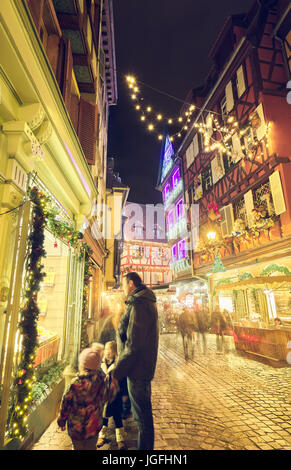 Weihnachtsdekoration im Zentrum Stadt. Colmar. Haut-Rhin. Das Elsass. Frankreich. Stockfoto