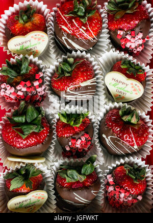 Schoko-Erdbeere Muttertagsgeschenk. Stockfoto