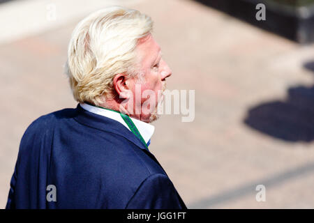 London, UK. 6. Juli 2017. Deutschen Boris Becker in Wimbledon Tennis Championships 2017 bei den All England Lawn-Tennis and Croquet Club in London. Bildnachweis: Frank Molter/Alamy Live-Nachrichten Stockfoto