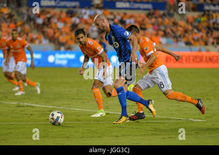 5. Juli 2017: Montreal Impact Verteidiger Laurent Ciman (23) Laufwerke während ein Major League Soccer-Spiel zwischen dem Houston Dynamo und Montreal Impact BBVA Compass Stadium in Houston, Texas. Chris Brown/CSM Stockfoto