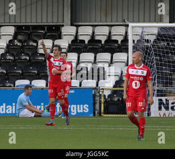 Blick aufs Meer, Belfast, Nordirland. 6. Juli 2017. Europa League (erste Qualifikationsrunde - Rückspiel). Ballymena United 0 ungerade BK 2 (0-5 Agg). Sigund Hagen feiert Hos Ziel für ungerade BK. Bildnachweis: David Hunter/Alamy Live-Nachrichten. Stockfoto