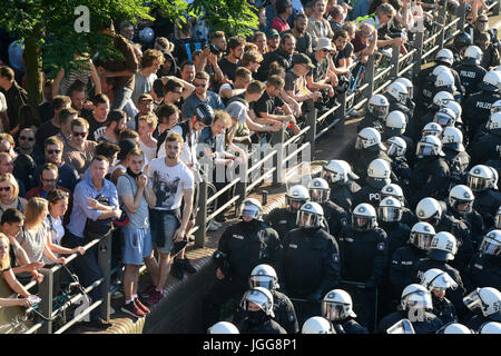 Hamburg, Deutschland. 6. Juli 2017. Deutschland, Hamburg, Protestkundgebung "WELCOME TO HELL" gegen die g-20-im Juli 2017 Gipfel Credit: Joerg Boethling/Alamy Live News Stockfoto