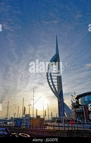 Spinnaker Tower bei Sonnenuntergang, Portsmouth Hampshire UK Stockfoto