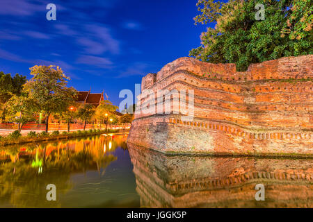 Chiang Mai, Thailand antiken Stadtmauer und graben. Stockfoto