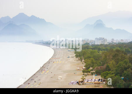 Antalya-Strand in Kemer, Türkei, Reisekonzept und Hintergrund Stockfoto