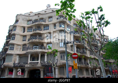 BARCELONA, SPANIEN - 1. MAI 2012. Besuchen La Pedrera, Vila Mila von Antonio Gaudi. Stockfoto