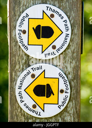 Thames Path Sign, Nr Goring-on-Thames, Oxfordshire, England, Vereinigtes Königreich, GB Stockfoto