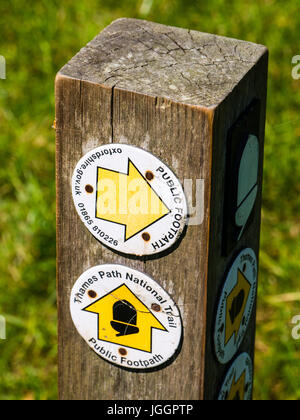 Thames Path Sign, Nr Goring-on-Thames, Oxfordshire, England, Vereinigtes Königreich, GB Stockfoto
