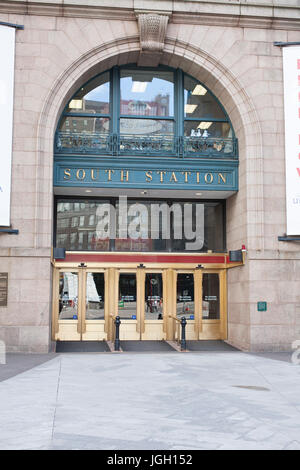 Atlantic Avenue Eingang Bostons South Station Bahnhof oder Pendler und Amtrak. Stockfoto
