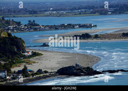 Sumner Beach, Mündung der Heathcote und Avon Flüsse, Christchurch, und die südlichen Alpen, Canterbury, Südinsel, Neuseeland Stockfoto