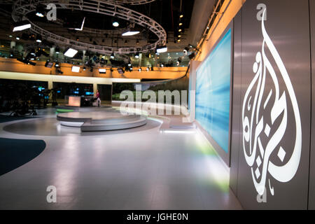 Al Jazeera newsroom in Doha, Katar Stockfoto