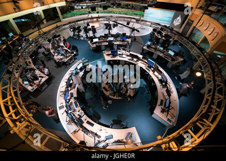 Al Jazeera newsroom in Doha, Katar Stockfoto