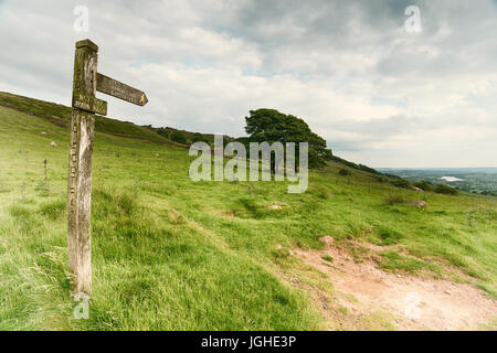 Fuß Weg Zeichen führt zu die Kakerlaken Roach Ende im Peak District National Park in Staffordshire Stockfoto