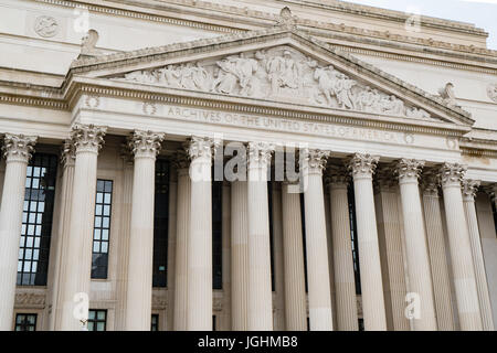 Fassade des Gebäudes National Archives in Washington, DC Stockfoto