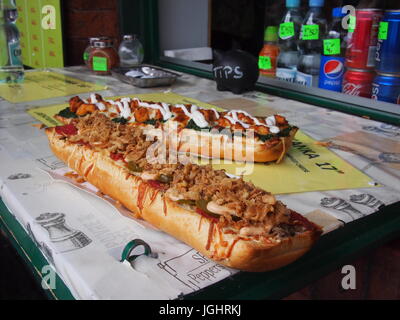 Das berühmte Krakau Sandwich Zapiekanka genannt Stockfoto