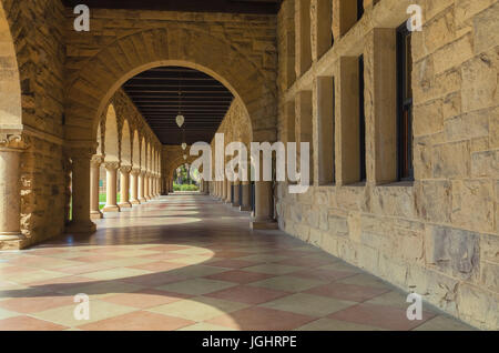 Die Architekturen des Campus der Stanford Universität in Palo Alto, Kalifornien, USA Stockfoto