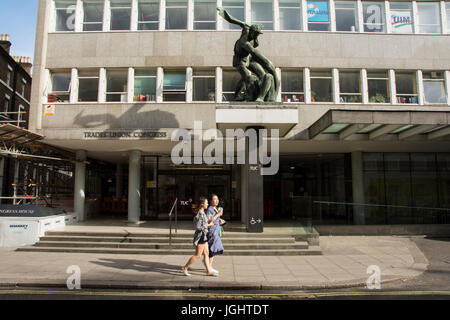 Außenseite des Trades Union Congress Gebäude, Kongresshaus, weiter Stockfoto