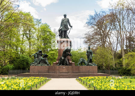 Das Bismarck-Denkmal (Bismarck-Nationaldenkmal) ist ein prominenter Denkmal gewidmet Fürst Otto von Bismarck in Berlin, Deutschland. Stockfoto