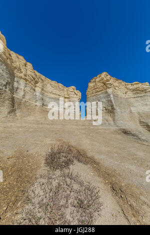 Niobrara Kreide Formationen bei Monument Rocks, aka Kreide Pyramiden, die erste nationale Natursehenswürdigkeit in den Vereinigten Staaten und die privat o Stockfoto