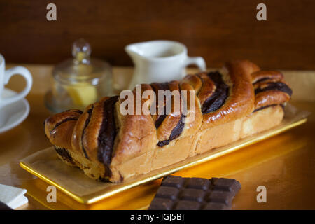 Morgen Leckerbissen für Schokolade Brioche-Brot Stockfoto