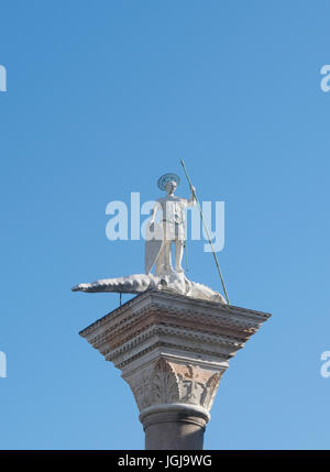 Piazetta Skulptur von St. Theodor, erste Patron von Venedig in Venedig, Italien Stockfoto