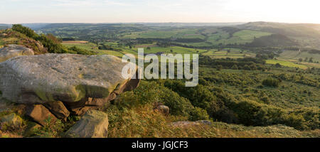 Schönen Sommerabend am Baslow Rand, Peak District, Derbyshire, England. Stockfoto
