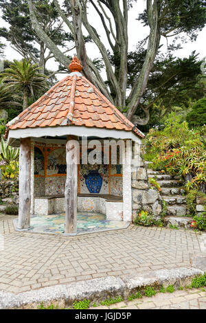 Das Shell-Haus, entworfen von Lucy Dorrien-Smith in Tresco Abbey Gardens, Tresco Insel, Isles of Scilly, England, Vereinigtes Königreich. Stockfoto