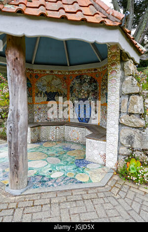 Das Shell-Haus, entworfen von Lucy Dorrien-Smith in Tresco Abbey Gardens, Tresco Insel, Isles of Scilly, England, Vereinigtes Königreich. Stockfoto