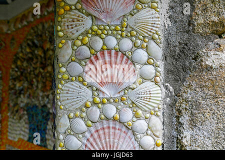 Das Shell-Haus, entworfen von Lucy Dorrien-Smith in Tresco Abbey Gardens, Tresco Insel, Isles of Scilly, England, Vereinigtes Königreich. Stockfoto