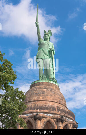 Statue des Cheruscan Arminius im Teutoburger Wald in der Nähe der Stadt Detmold, Deutschland. Stockfoto