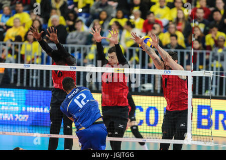 7. Juli 2017 - Curitiba, ParanÃ, Brasil - CURITIBA, Brasilien Juli 7: Boyer der französischen Mannschaft bei einem Spiel Halbfinale zwischen Kanada und Frankreich im Rahmen der FIVB Volleyball World League 2017 in der Arena da Baixada Stadion am 7. Juli 2017 in Curitiba, Brasilien. Foto: Geraldo Bubniak Credit: Foto: Geraldo Bubniak/ZUMA Draht/Alamy Live-Nachrichten Stockfoto