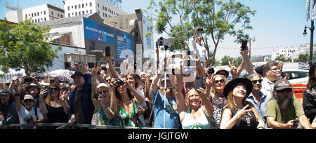 Hollywood, Kalifornien, USA. Juli 2017. Fans besuchen Ringo Starr's 'Peace & Love' 77. Geburtstag Capitol Records Juli 7,2017 Hollywood, Kalifornien. Stockfoto