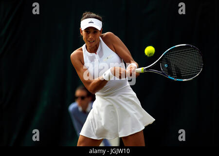 London, UK. 6. Juli 2017. London, 6. Juli 2017 - Spaniens Garbiñe Muguruza in Aktion gegen Yanina Wickemayer während der zweiten Runde Aktion in Wimbledon. Bildnachweis: Adam Stoltman/Alamy Live-Nachrichten Stockfoto