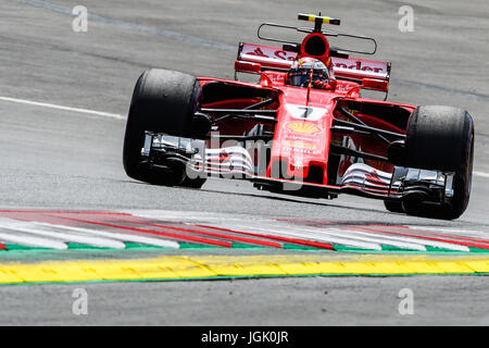 Spielberg, Österreich. 7. Juli 2017. Kimi Räikkönen von Finnland fährt seinen Ferrari während des zweiten Trainings des österreichischen Grand Prix F1 auf dem Red Bull Ring in Spielberg, Österreich am 7. Juli 2017, Credit: Jure Makovec/Alamy Live News Stockfoto