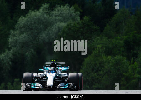 Spielberg, Österreich. 7. Juli 2017. Valtteri Bottas Finnland fährt seinen Mercedes während im zweiten Training der F1 Grand Prix von Österreich auf dem Red Bull Ring in Spielberg, Österreich am 7. Juli 2017, Credit: Jure Makovec/Alamy Live News Stockfoto