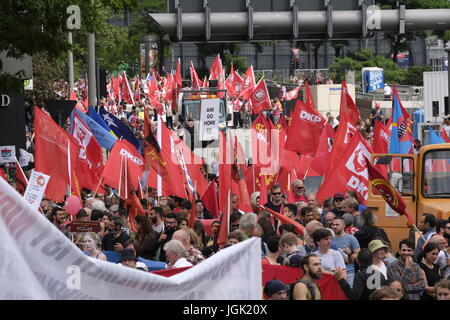 Hamburg, Deutschland. 8. Juli 2017. Große anti-G20-Demonstration in Hamburg.Large Demonstration gegen G20 vor allem linke Gruppen durch die Hamburger Innenstadt marschiert. Bildnachweis: Iain Masterton/Alamy Live-Nachrichten Stockfoto