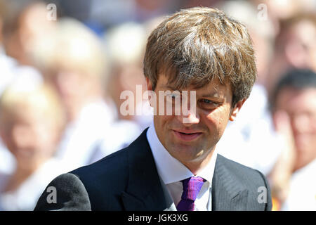 Hannover, Deutschland. 8. Juli 2017. Prinz Ernst August von Hannover kommt für seine kirchliche Trauung mit Ekaterina von Hannover an der Marktkirche-Kirche in Hannover, 8. Juli 2017. Foto: Julian Stratenschulte/Dpa/Alamy Live News Stockfoto