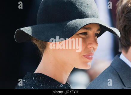 Hannover, Deutschland. 8. Juli 2017. Charlotte Casiraghi, fotografiert bei der kirchlichen Hochzeit von Prinz Ernst August von Hannover und Ekaterina von Hannover an der Marktkirche-Kirche in Hannover, 8. Juli 2017. Foto: Julian Stratenschulte/Dpa/Alamy Live News Stockfoto