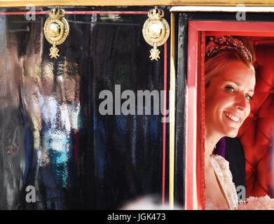 Hannover, Deutschland. 8. Juli 2017. Ekaterina Hannover verlässt nach ihrer kirchlichen Hochzeit mit Prinz Ernst August von Hannover an der Marktkirche-Kirche in Hannover, 8. Juli 2017. Foto: Jens Kalaene/Dpa-Zentralbild/Dpa/Alamy Live News Stockfoto