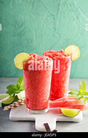 Wassermelone Slushie mit Kalk Stockfoto