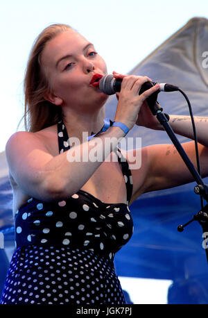 Britische Band "Traumfrau", die live im Majestic Hotel Beach während MIDEM Featuring: Traum Frau wo: Cannes, Frankreich bei: Kredit-6. Juni 2017: Pat Denton/WENN.com Stockfoto