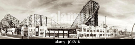 Panoramablick auf die Big One Achterbahn und den Ocean Boulevard, Pleasure Beach Vergnügungspark, Blackpool, Lancashire, Großbritannien Stockfoto