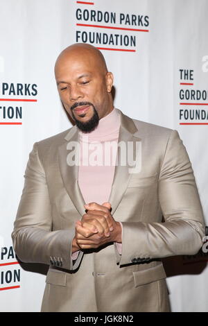 Gordon Parks Foundation ehrt Congressman John Lewis, Mavis Staples, Alexander Soros, Jon Batiste und Kenneth und Kathryn Chenault beim 2017 Awards Dinner und Auktion statt auf E: Cipriani 42nd Street Featuring: gemeinsame wo: New York, New York, Vereinigte Staaten von Amerika bei: Kredit-6. Juni 2017: Derrick Salters/WENN.com Stockfoto